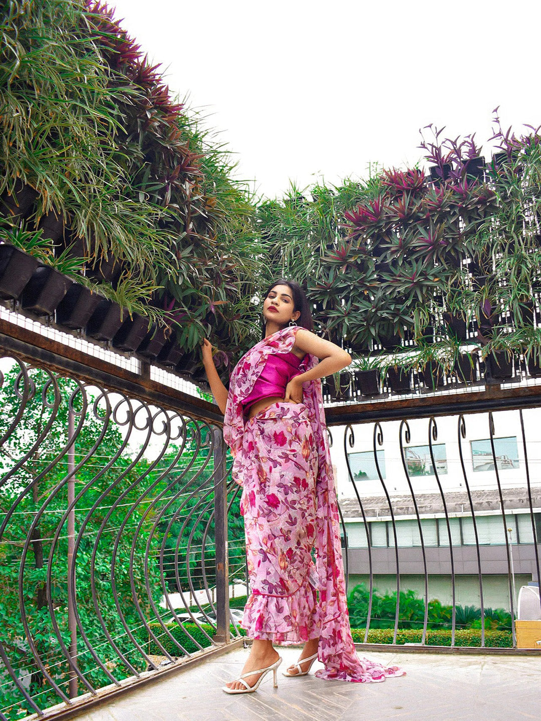 Tikhi Imli Pretty Pink Printed Poly Georgette Saree
