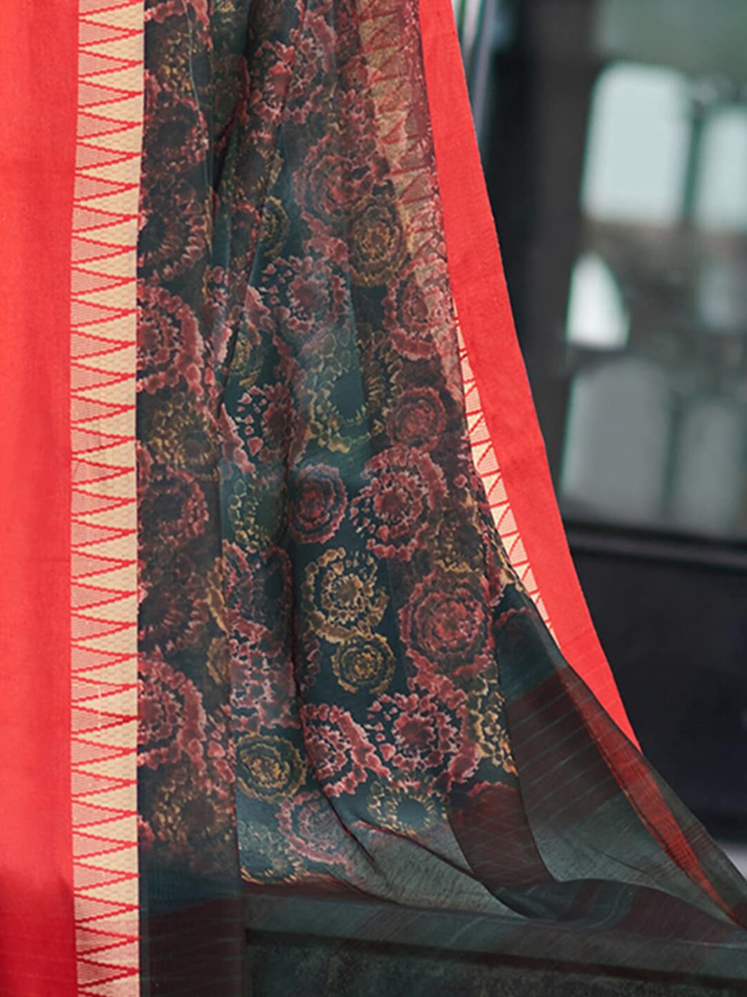 Saree Mall Floral Printed Linen Blend Block Print Sarees