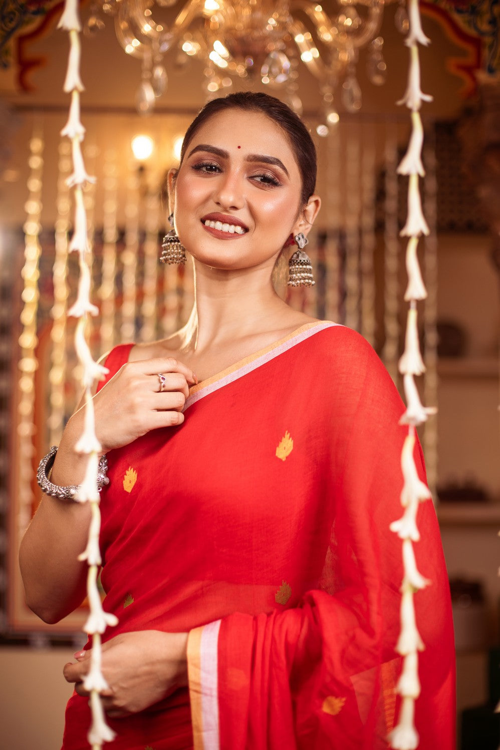 Very Much Indian Mastaani - Pure Mul Jamdhani Cotton Handloom Saree with Beautiful Diamond Weaves - Red