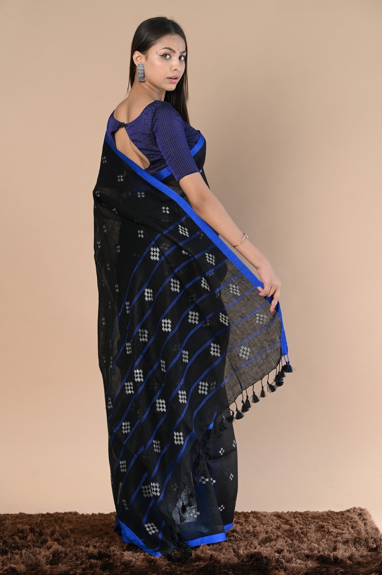 Very Much Indian Pure Linen Saree With Sleek Border and Exclusive Design