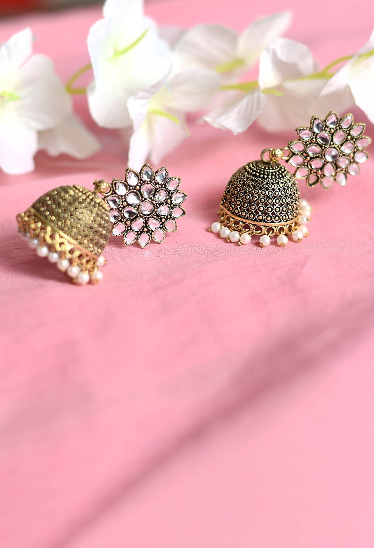 Mominos Fashion Johar Kamal Beautiful Kundan Work Jhumka With White Beads