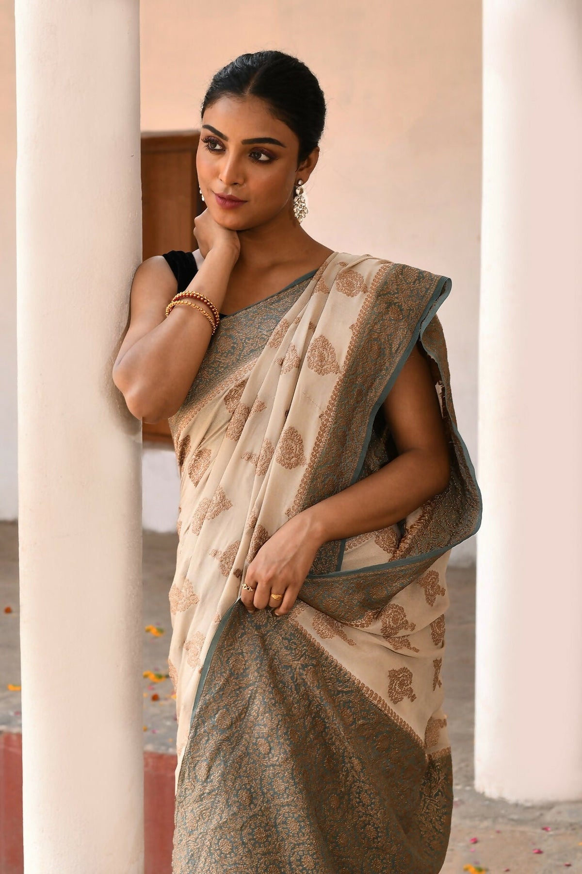 Joban Fashion Ivory Crepe Chiffon Pure Handloom Banarasi Silk Saree