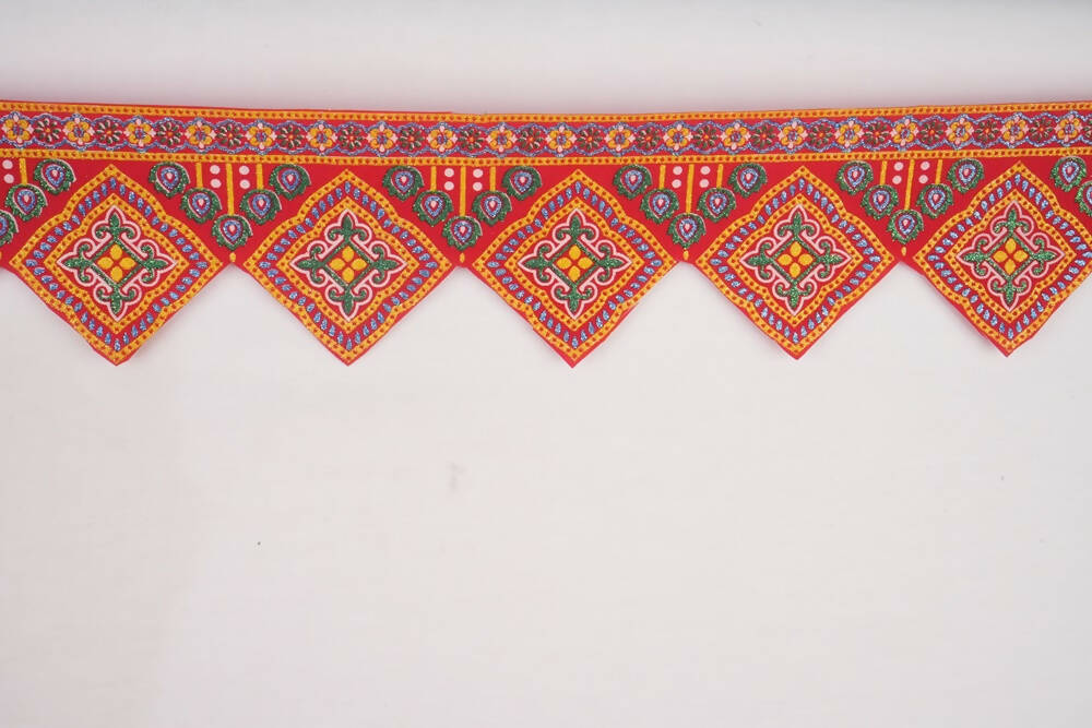 Kundan HandiKrafts Cloth Thoranna (Diamond Shape)