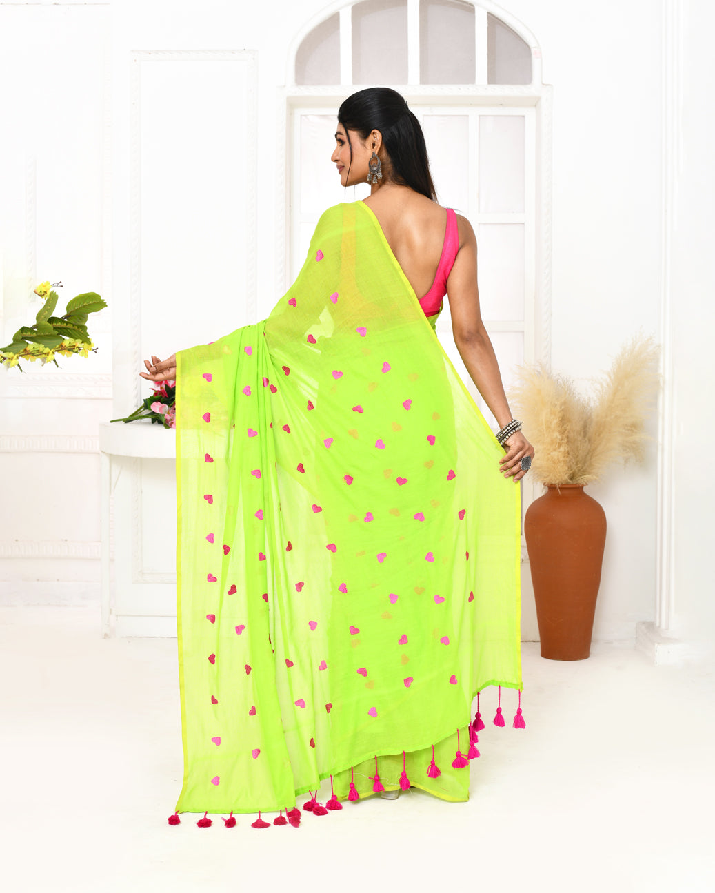 Piyari Fashion Women's Lemon Green Exclusive Embroidery Saree