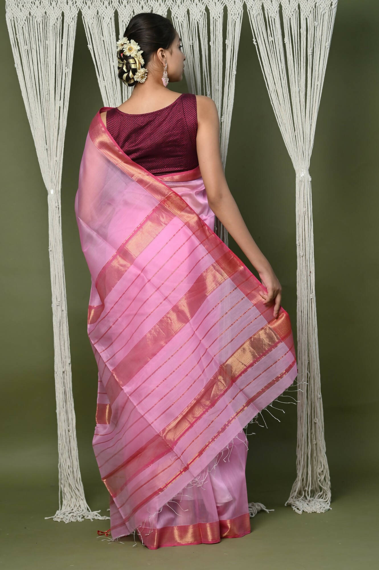 Very Much Indian Handloom Cotton Silk Maheshwari Saree With Sleek Golden Border - Rose Pink