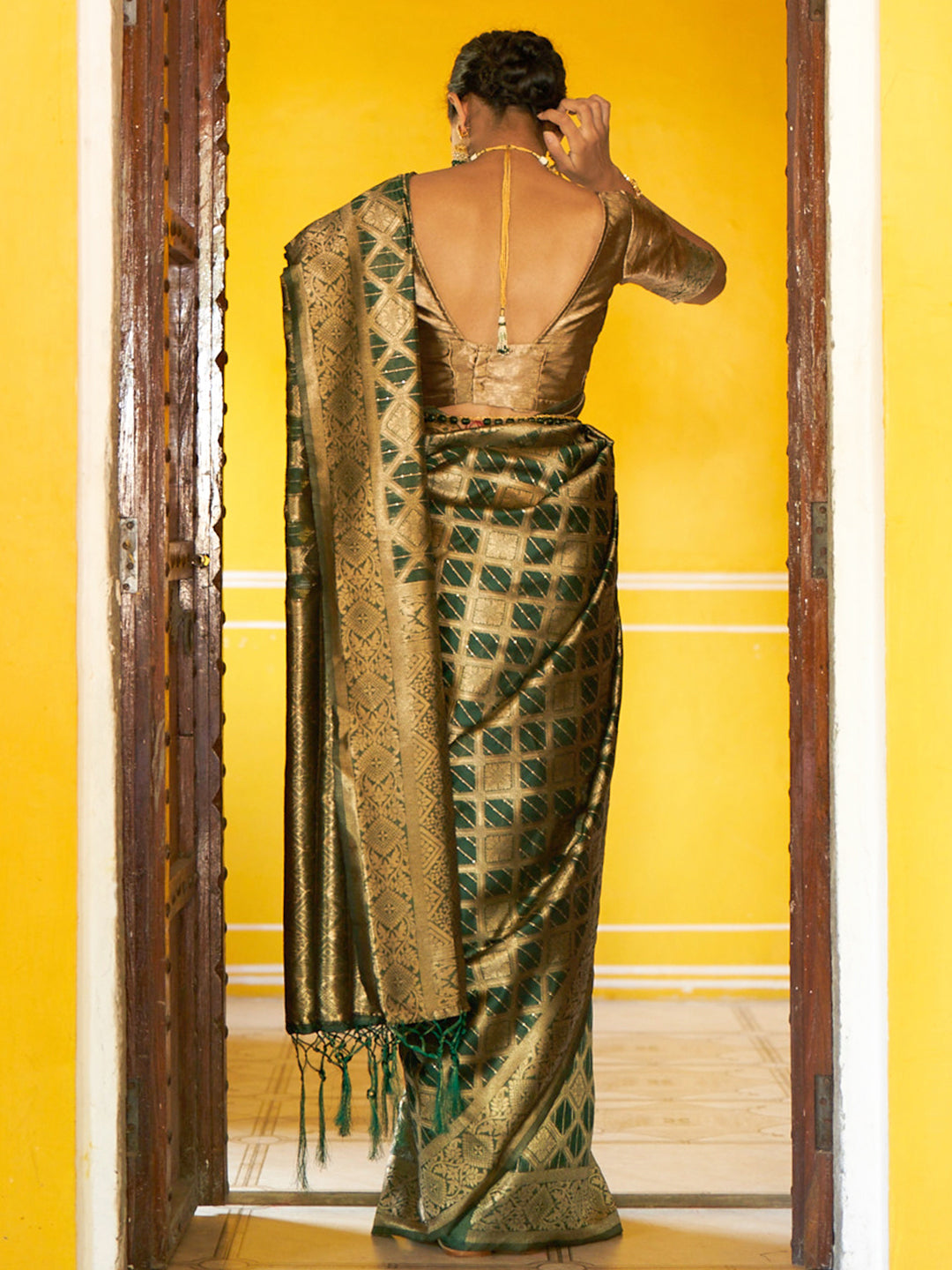 Janasya Dark Green Organza Woven Ethnic Motifs Kanjeevaram Saree