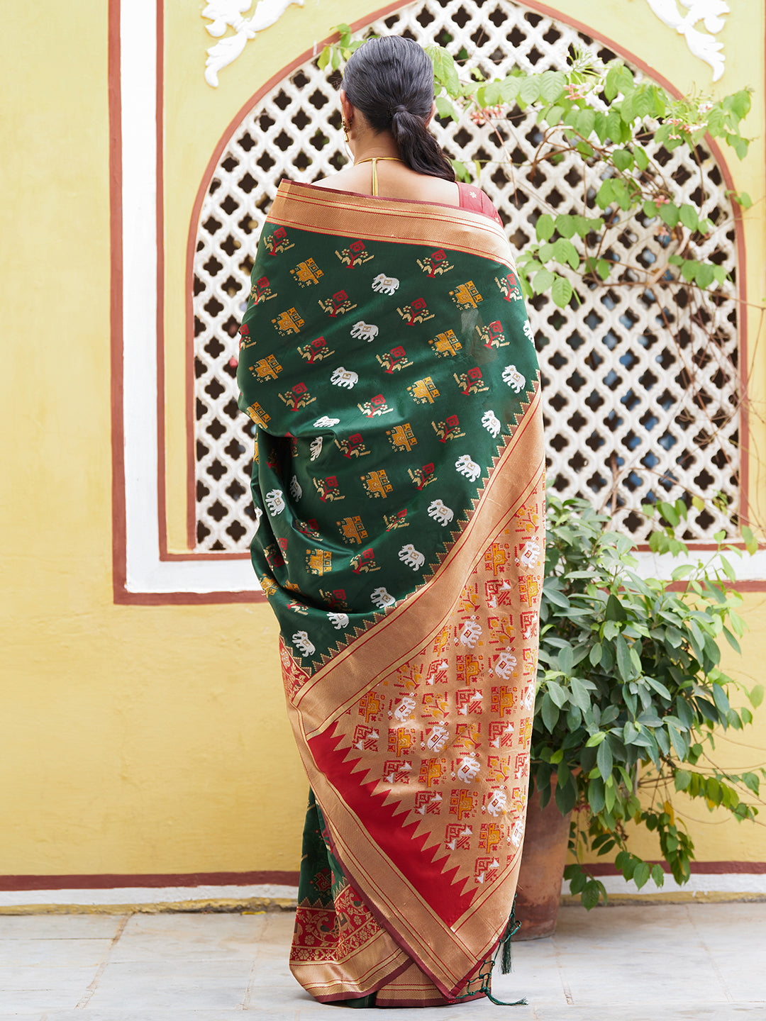 Janasya Green Cotton Silk Woven Ethnic Motifs Patola Saree