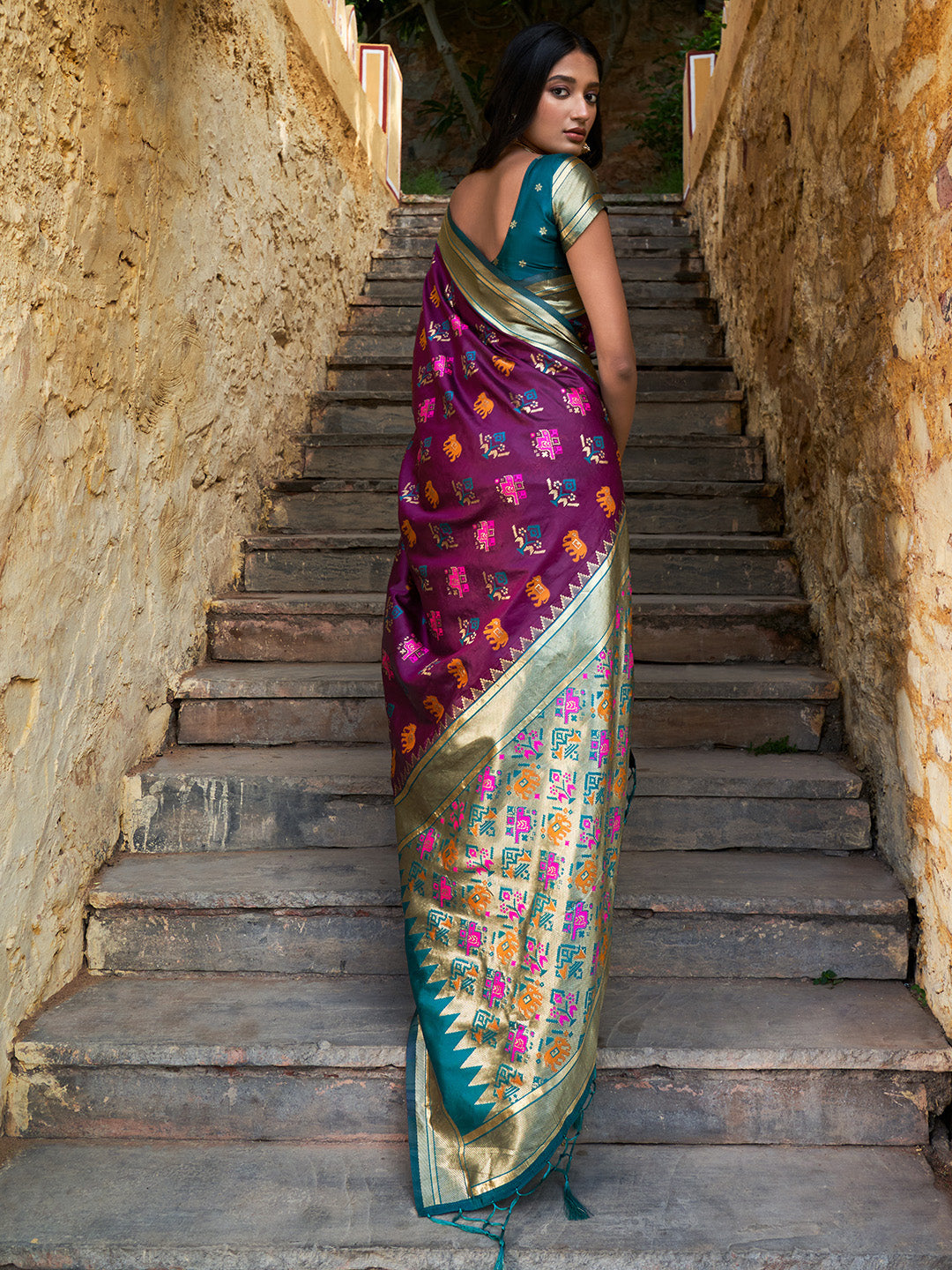 Janasya Wine Cotton Silk Woven Ethnic Motifs Patola Saree