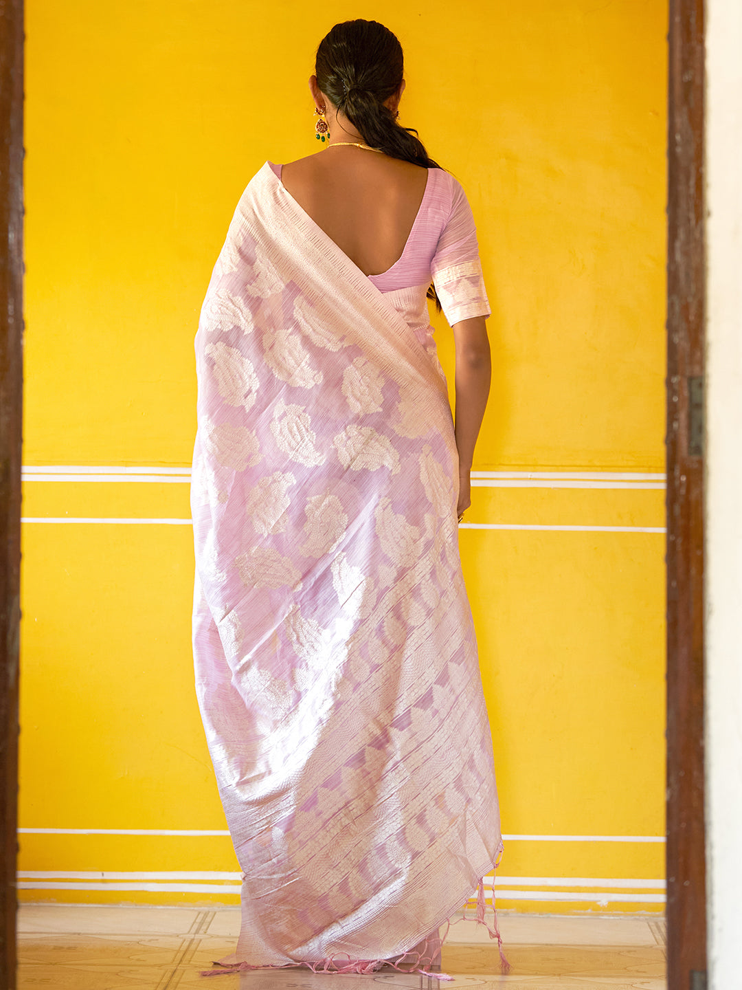Janasya Lavender Linen Cotton Woven Paisley Woven Design Saree