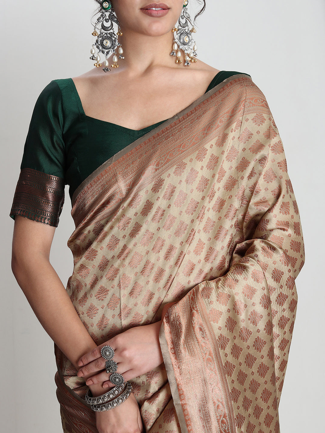 Janasya Beige Silk Blend Ethnic Motifs Jacquard Saree