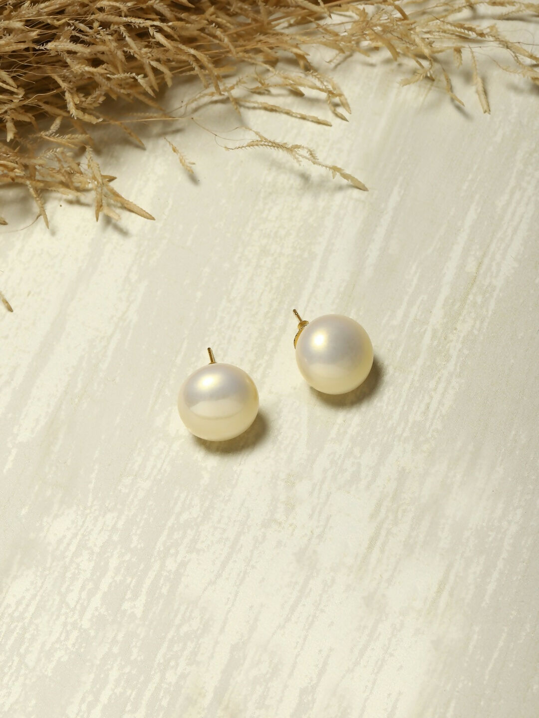 Cream Studs (16mm)- Ruby Raang