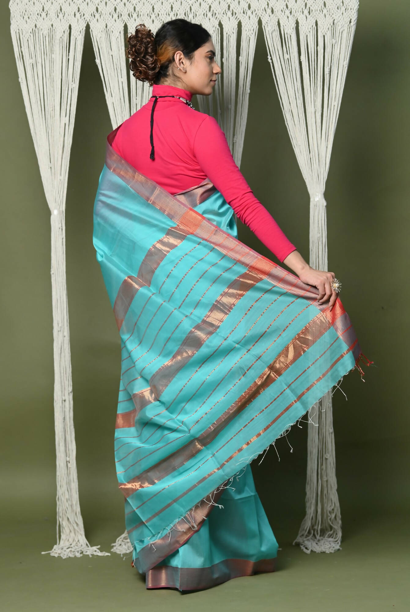 Very Much Indian Handloom Cotton Silk Maheshwari Saree With Sleek Golden Border - Sky Blue