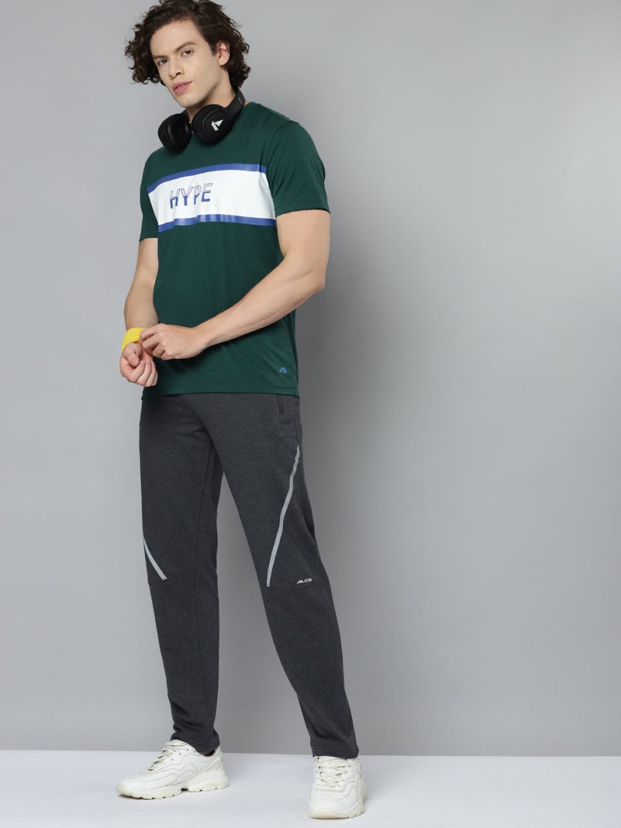 Alcis Men Green & White Typography Printed Slim Fit T-shirt