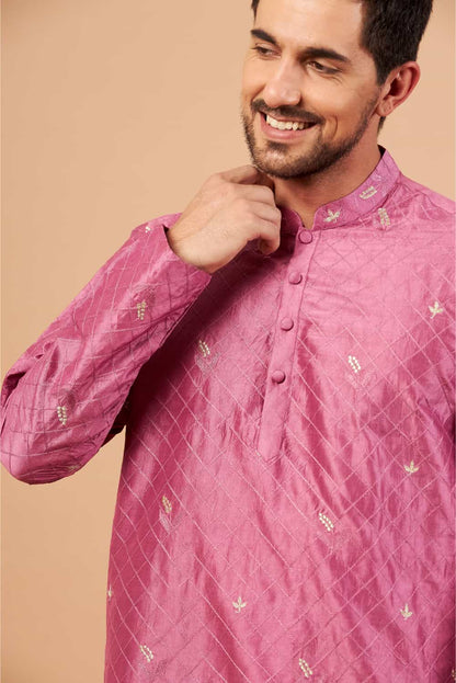 Pumetric Leaf Embroidered Purple Kurta by Hilo Design