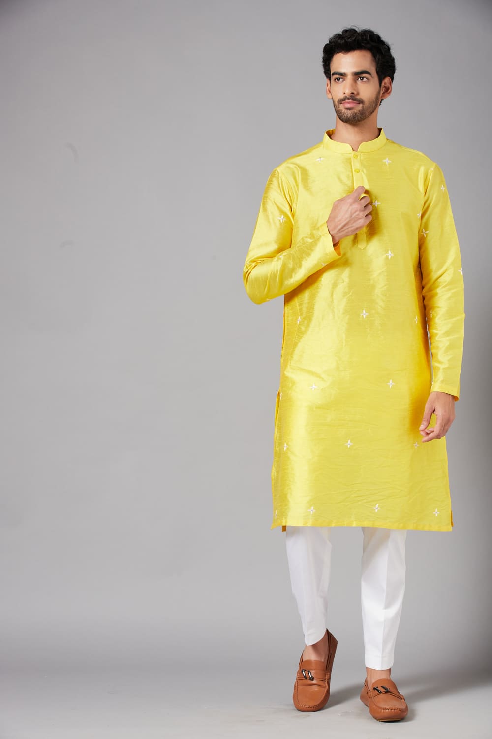 Saanjh Yellow Embroidered Kurta by Hilo Design