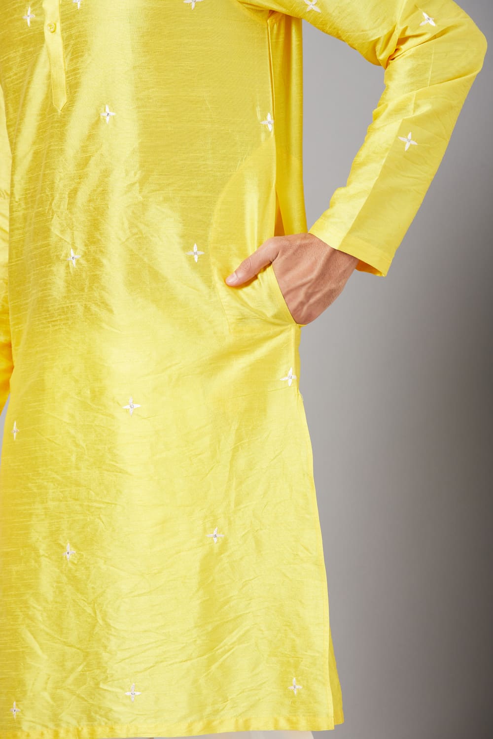 Saanjh Yellow Embroidered Kurta by Hilo Design