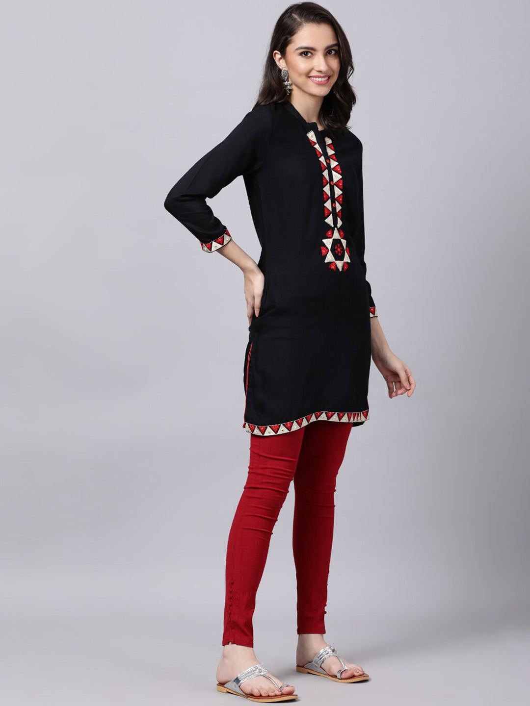 Souchii Women Black Geometric Embroidered Grandeur & Majestic Artwork Kurta
