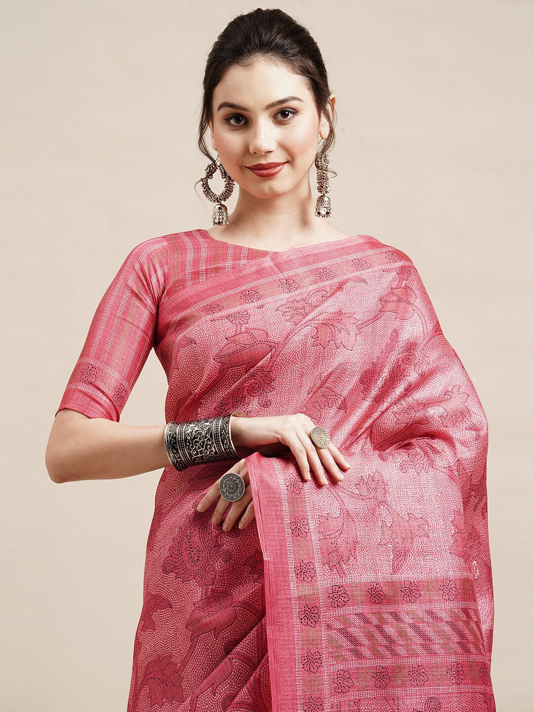 Saree Mall Peach-Coloured & White Floral Art Silk Sarees