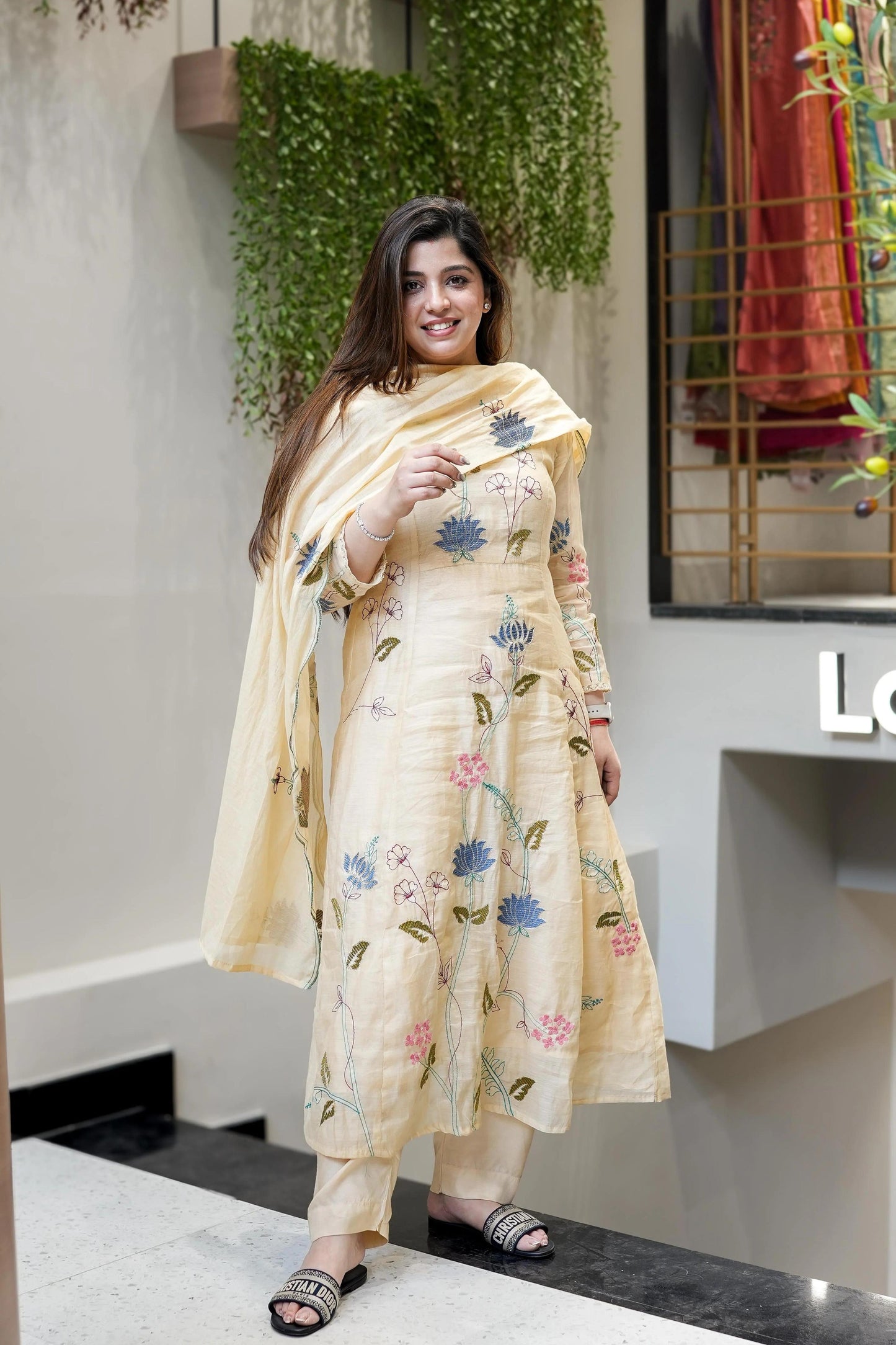Vegaa Fashion Off White Viscose Chanderi Embroidered Salwar Suit