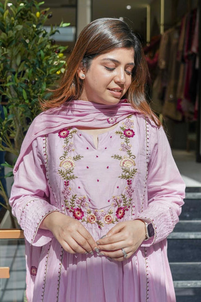 Vegaa Fashion Light Pink Chanderi Silk Embroidered Salwar Suit
