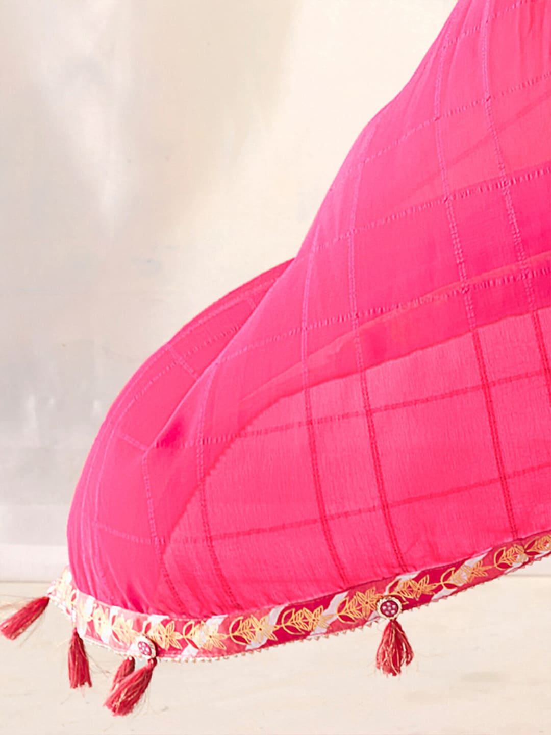 Saree Mall Checked Gotta Patti Pure Georgette Sarees