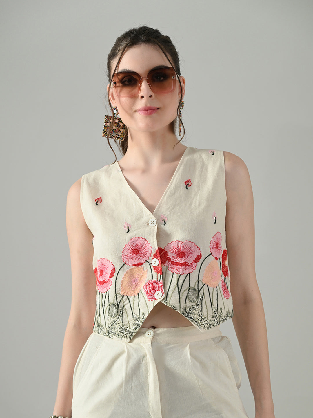 Myshka Women Off White Multicolor Thread Embroidered Waistcoat