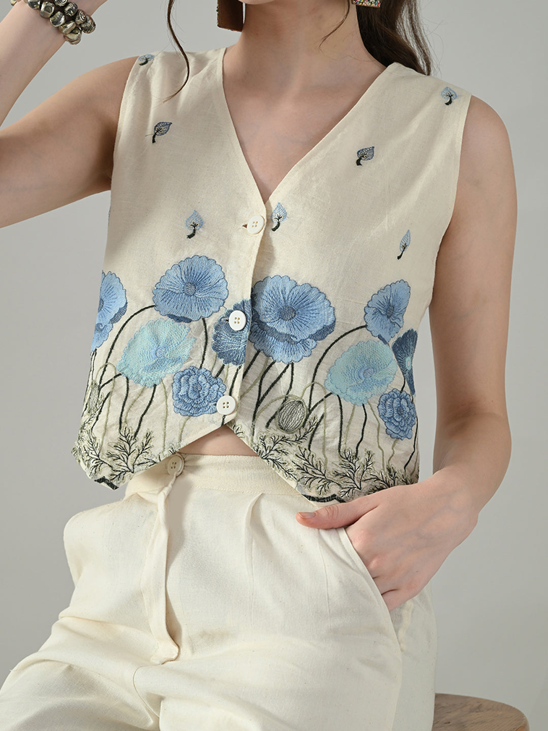 Myshka Women Off White Multicolor Thread Embroidered Waistcoat