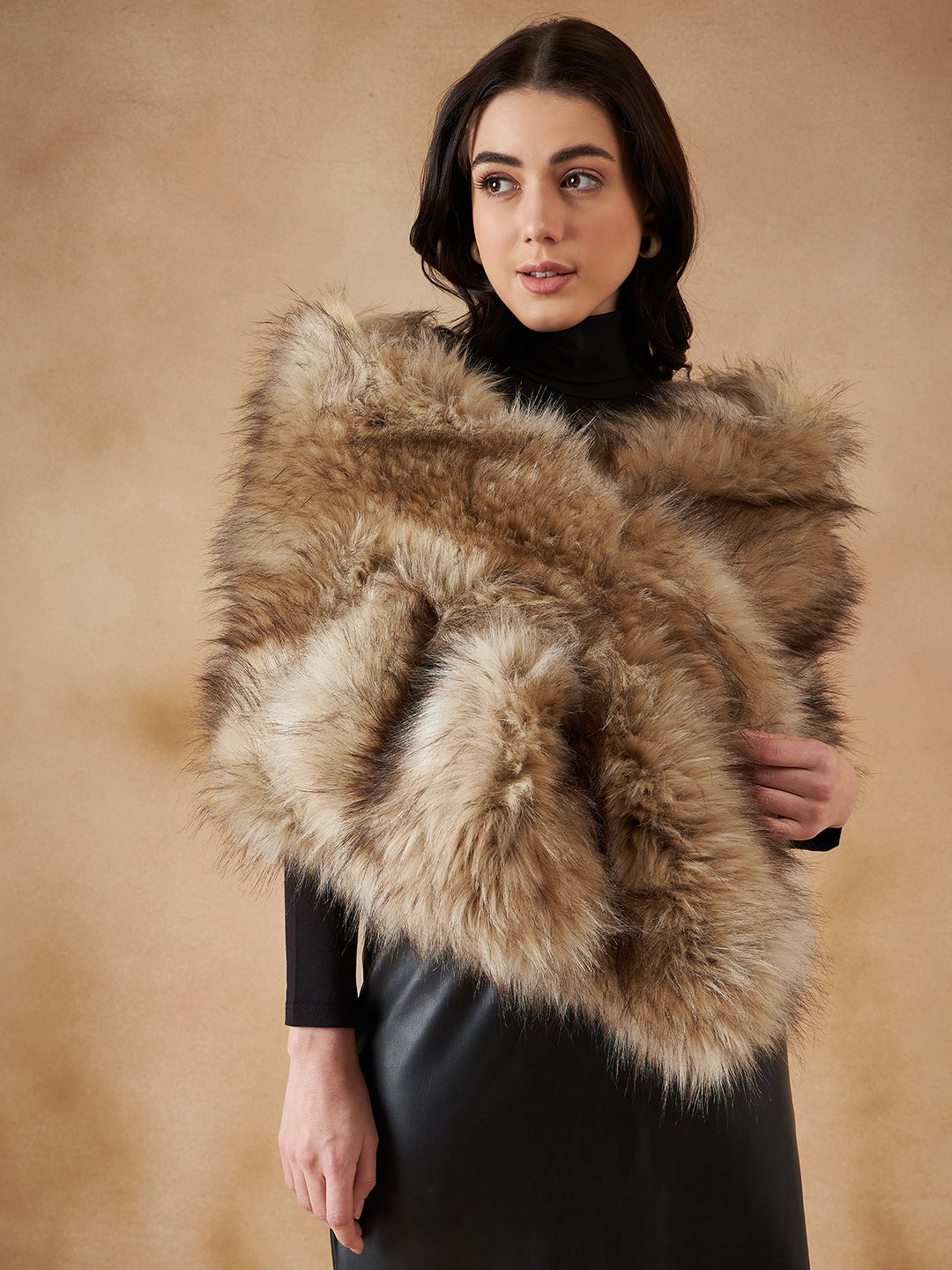 InWeave Women's Winter Beige Faux Fur Cape