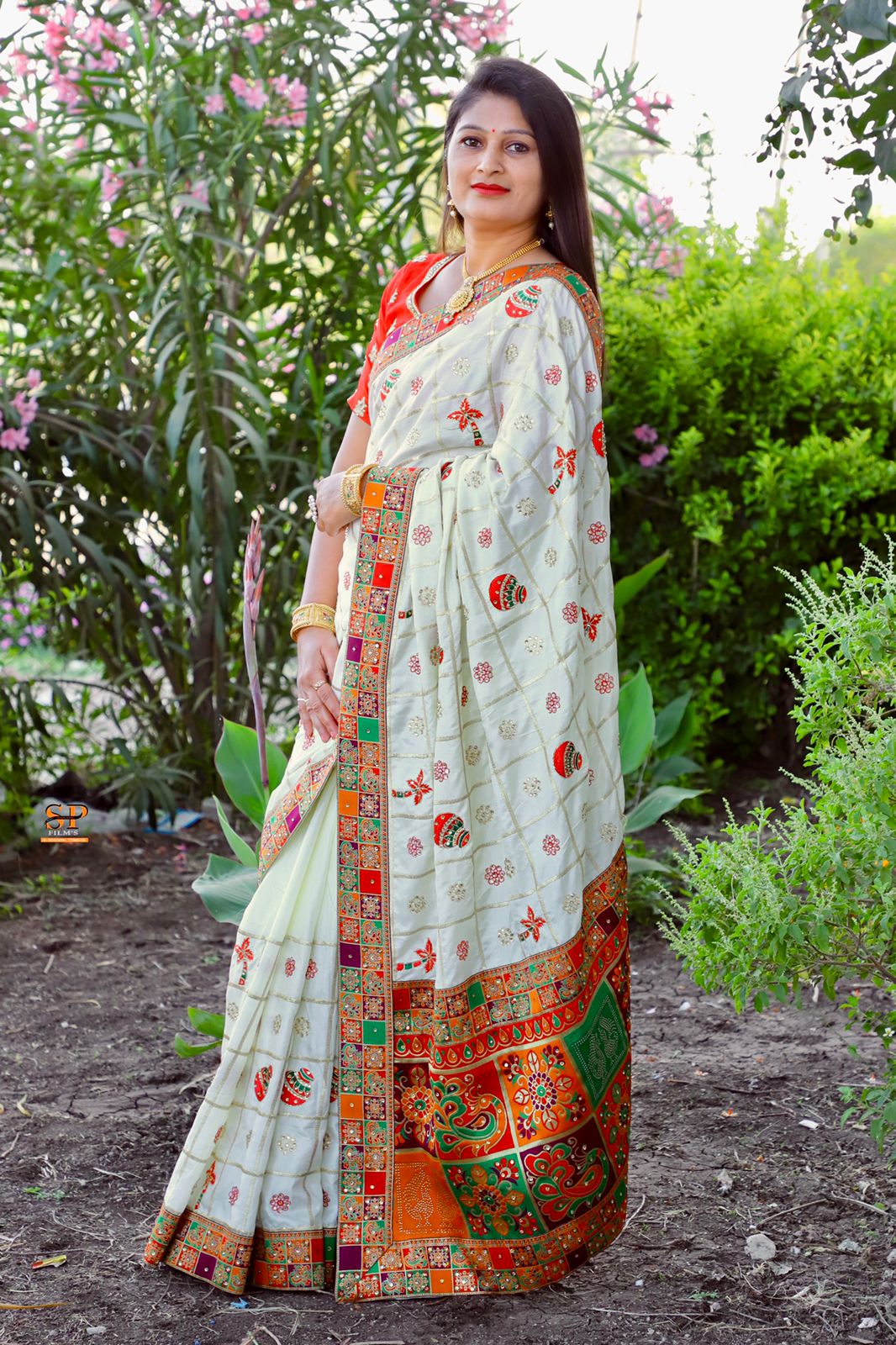 Lorenvalley Fashion Premium White Dola Silk Embroidery and Diamond work with Jacquard Lace Border Saree