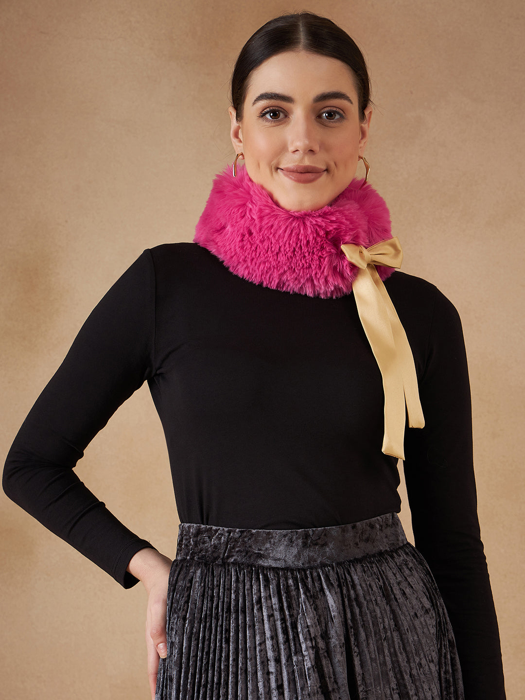 InWeave Women's Light Pink Fur Neckpiece