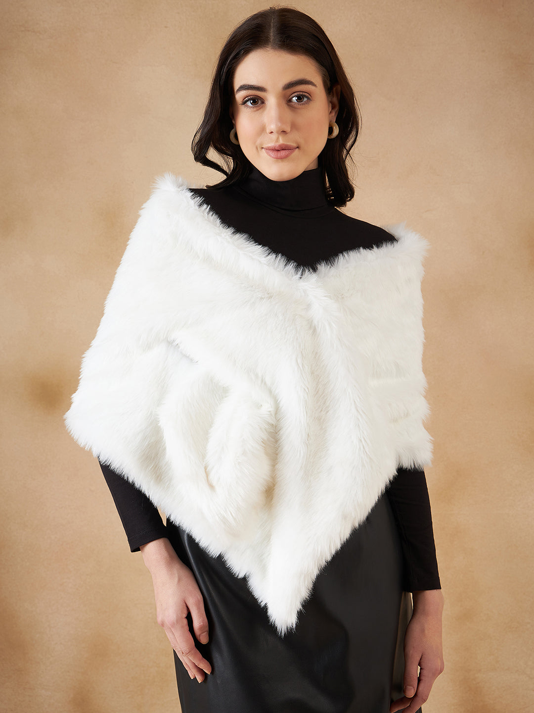 InWeave Women's Pure White Faux Fur Cape