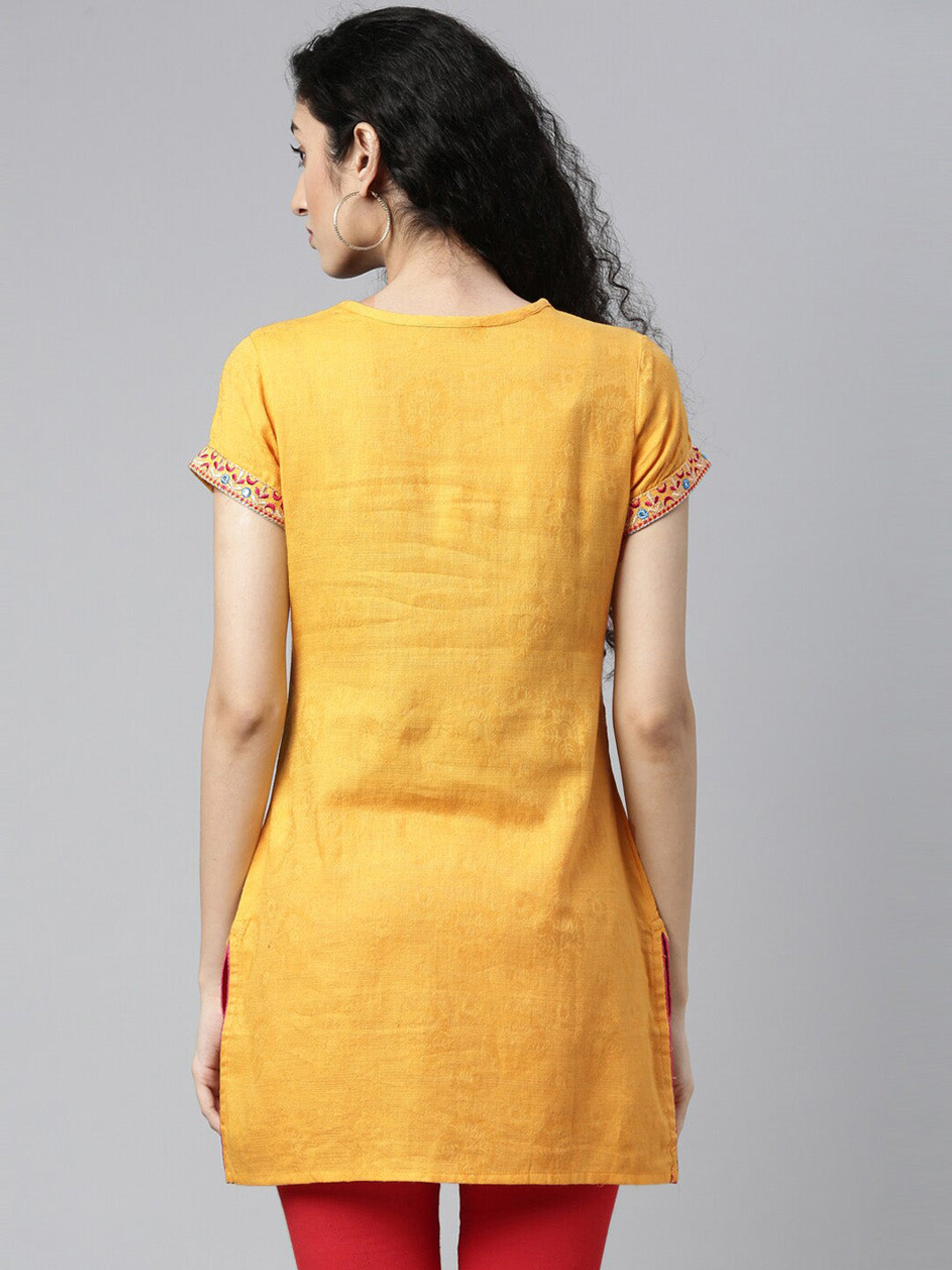 Souchii Women Yellow Embroidered Thread Work Kaftan Kurta