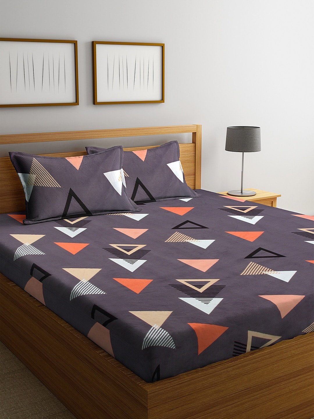KLOTTHE Purple Geometric 210 TC Cotton Bedsheet with Pillow Covers