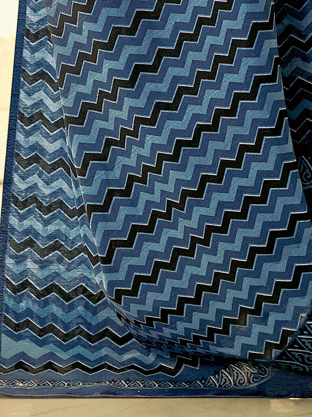 Saree Mall Off White & Blue Ethnic Motifs Dabu Saree