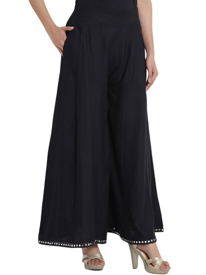 Juniper Women Black Rayon Solid Flared Palazzo