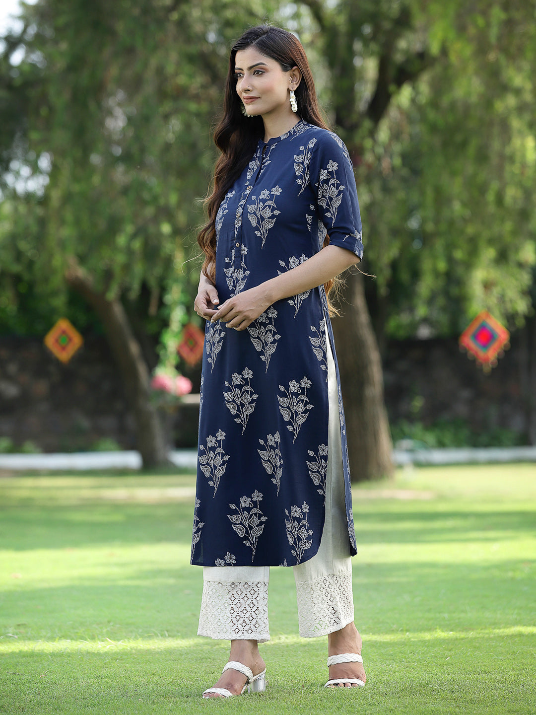 Juniper Womens Indigo Rayon Slub Printed Straight Kurta