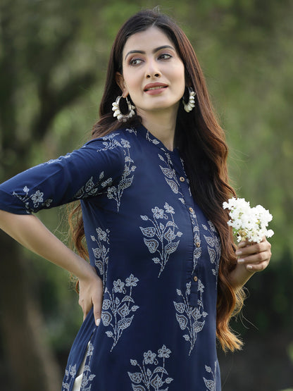 Juniper Womens Indigo Rayon Slub Printed Straight Kurta
