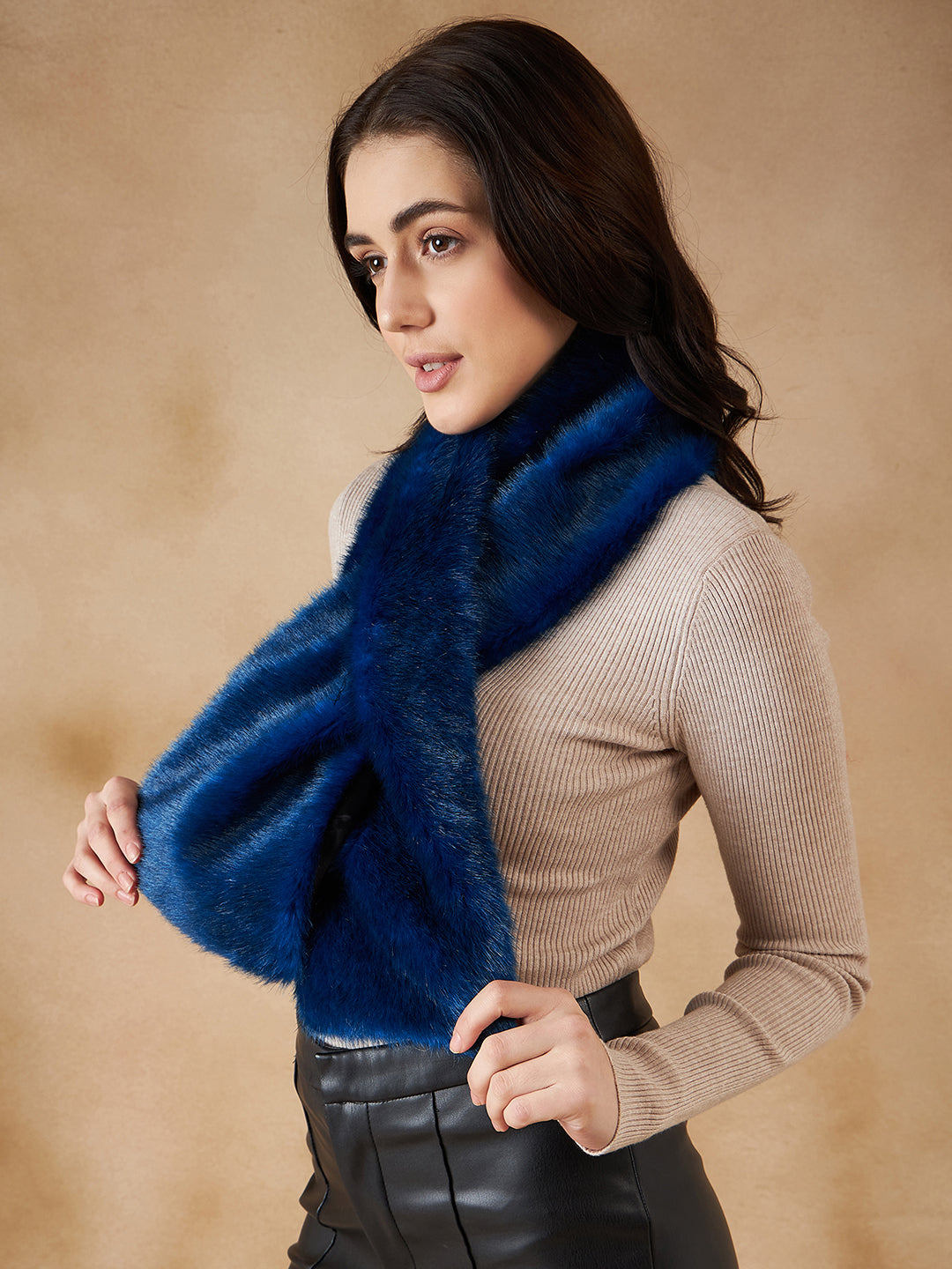 InWeave Women's Royal Blue Faux Fur Neck Warmer