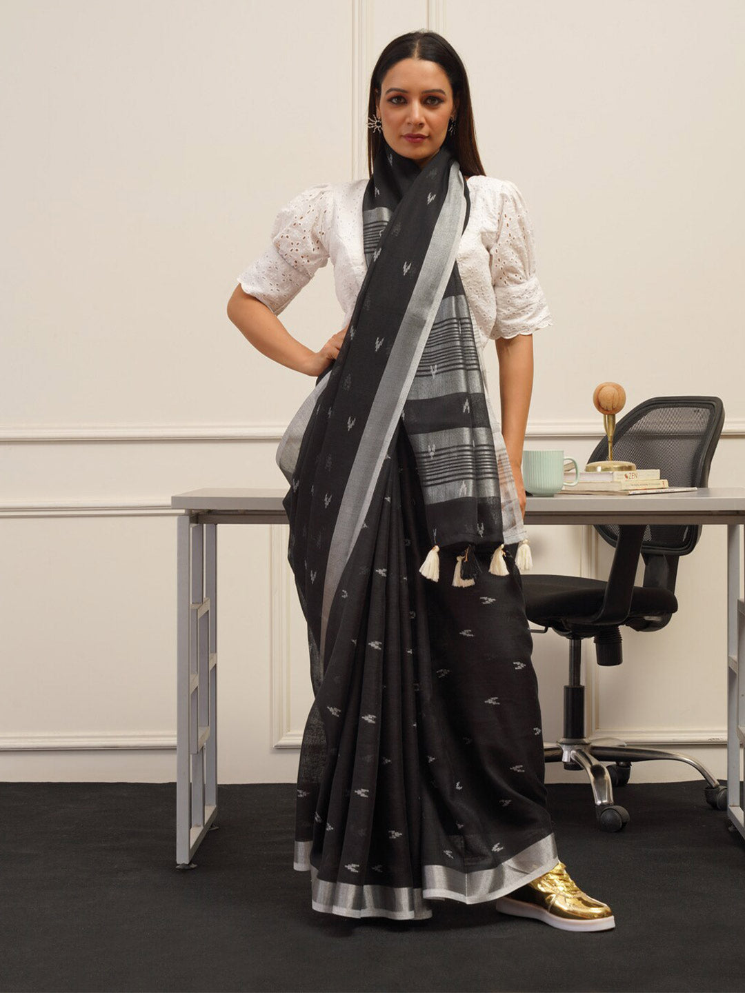 Tikhi Imli Ethnic Motifs Saree