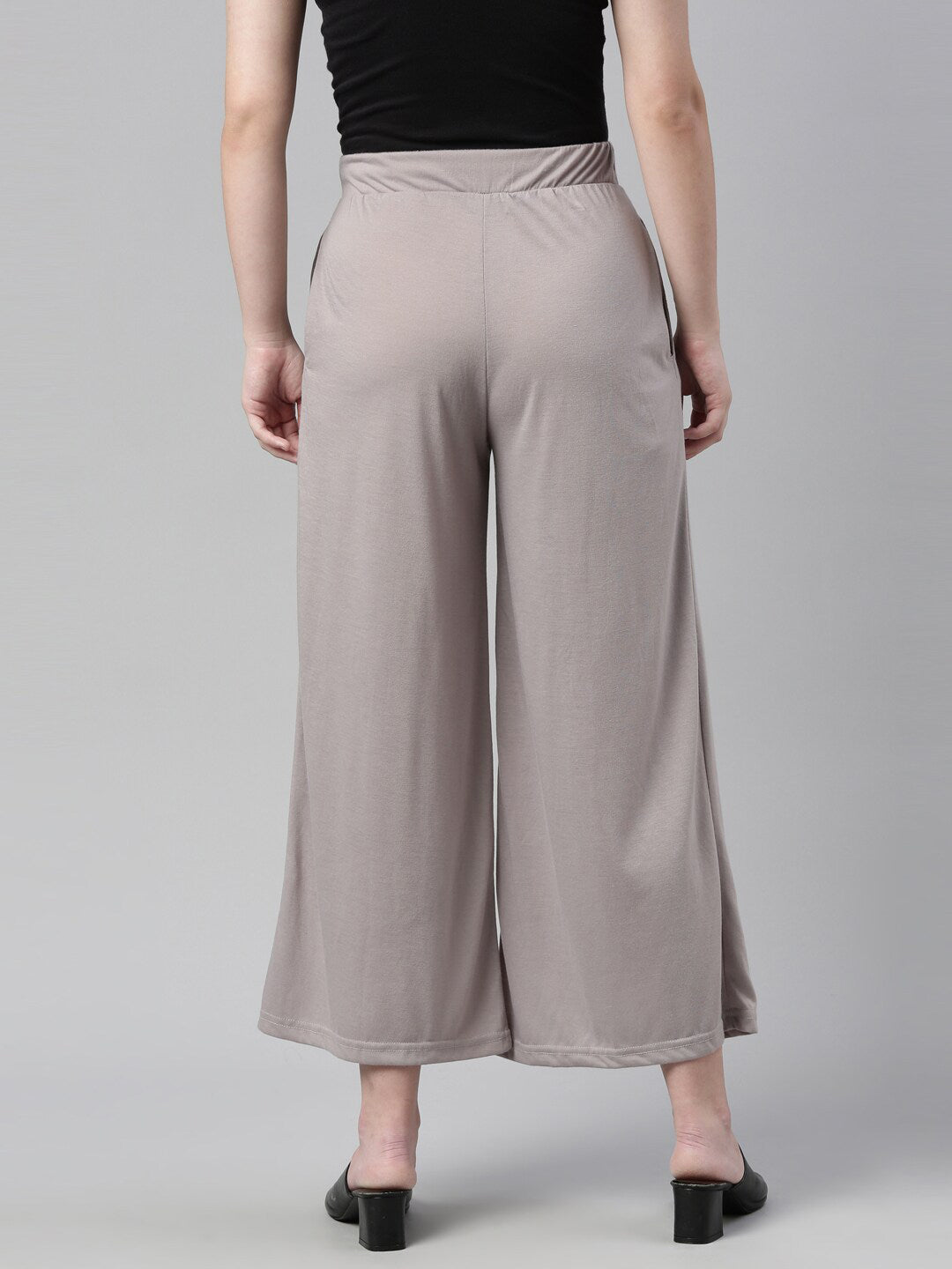 Souchii Women Grey Knitted Palazzos