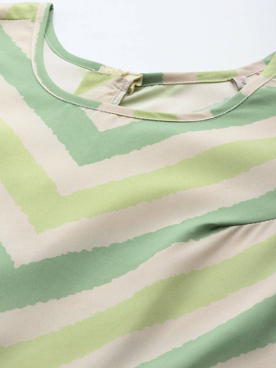 Ahalyaa Off White & Green Zig Zag Print Basic Jumpsuit