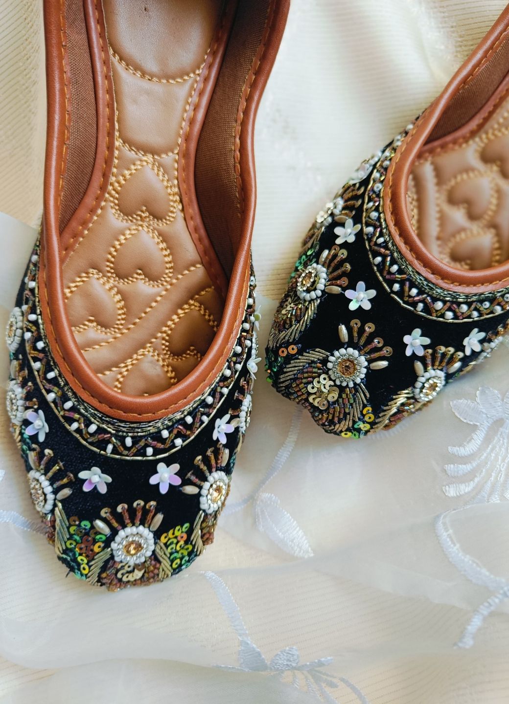 Desi Colour Women Indian Ethnic Footwear-Velvet Black