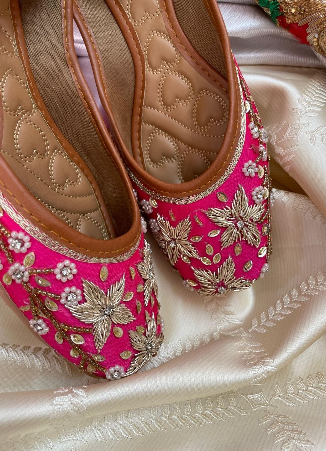 Desi Colour Women Indian Ethnic Footwear-Pink Dabka Floral