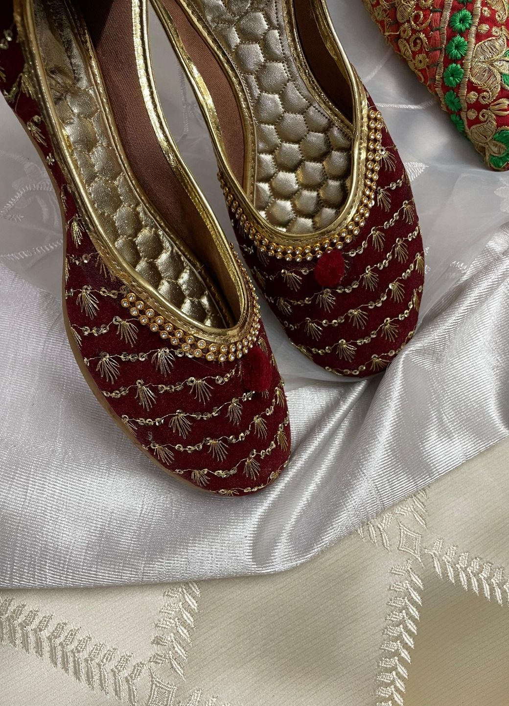 Desi Colour Women Indian Ethnic Footwear-Maroon Star