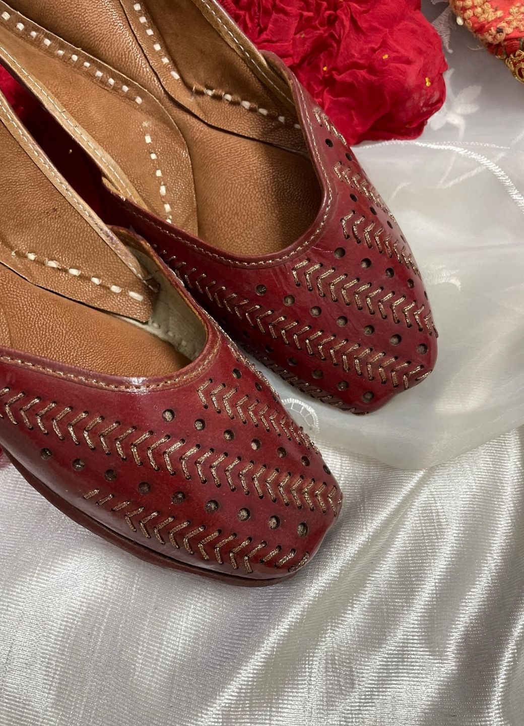 Desi Colour Women Indian Ethnic Footwear-Red Leather Zari