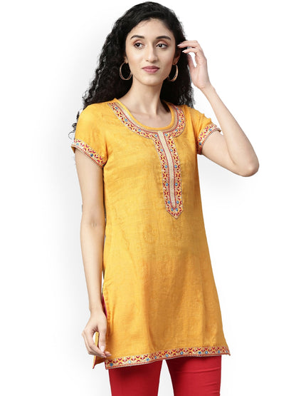 Souchii Yellow Embroidered Kurta