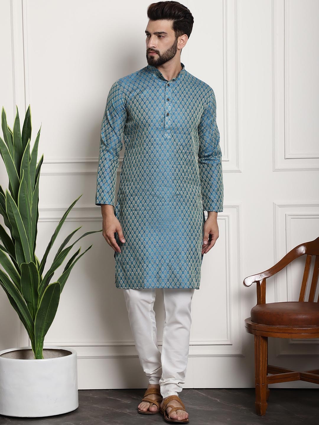 Sojanya Men Blue Ethnic Motifs Kurta with Pyjamas & Nehru Jacket
