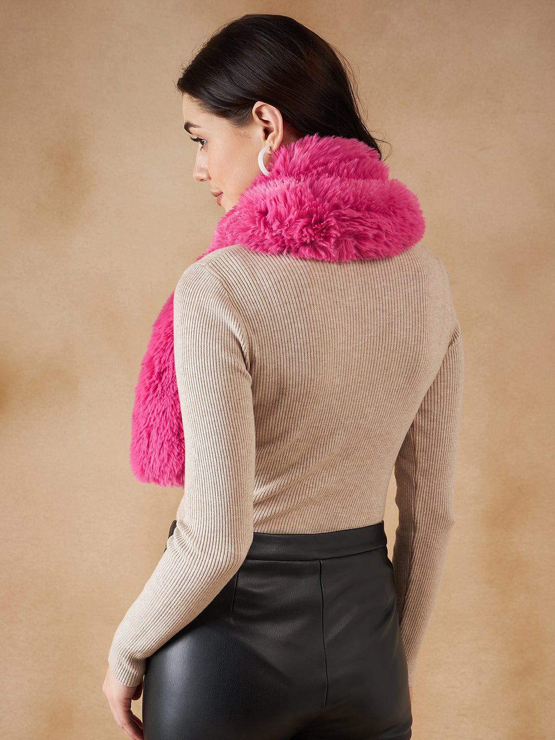 InWeave Women's Light Pink Faux Fur Neck Warmer