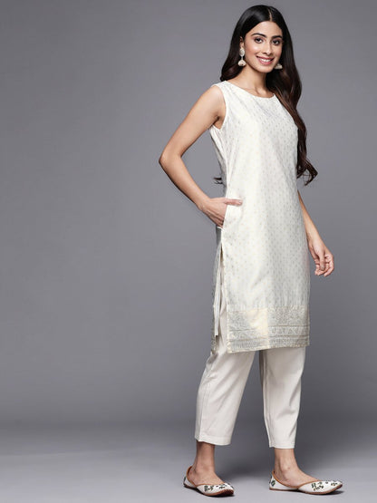 Ahalyaa Women Off White & Gold-Toned Geometric Printed Kurta