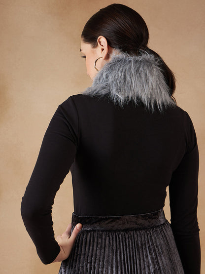 InWeave Women's Light Grey Fur Neckpiece